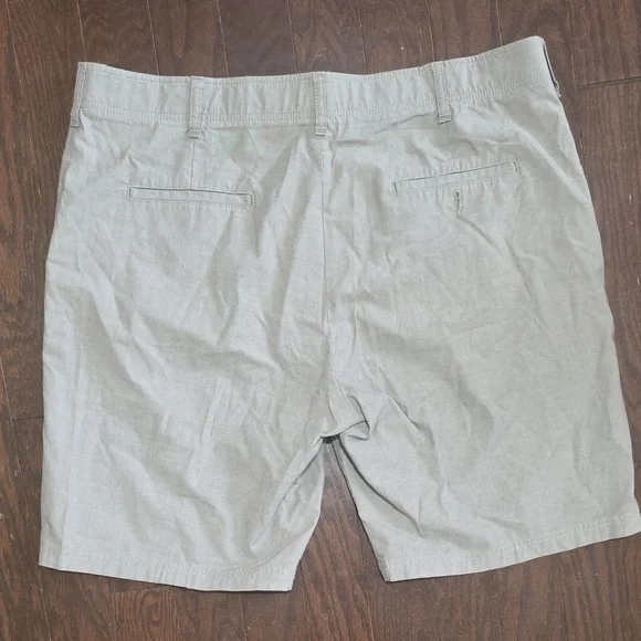 Lee Men's Light Gray Flat Front Shorts - Picture 3 of 3